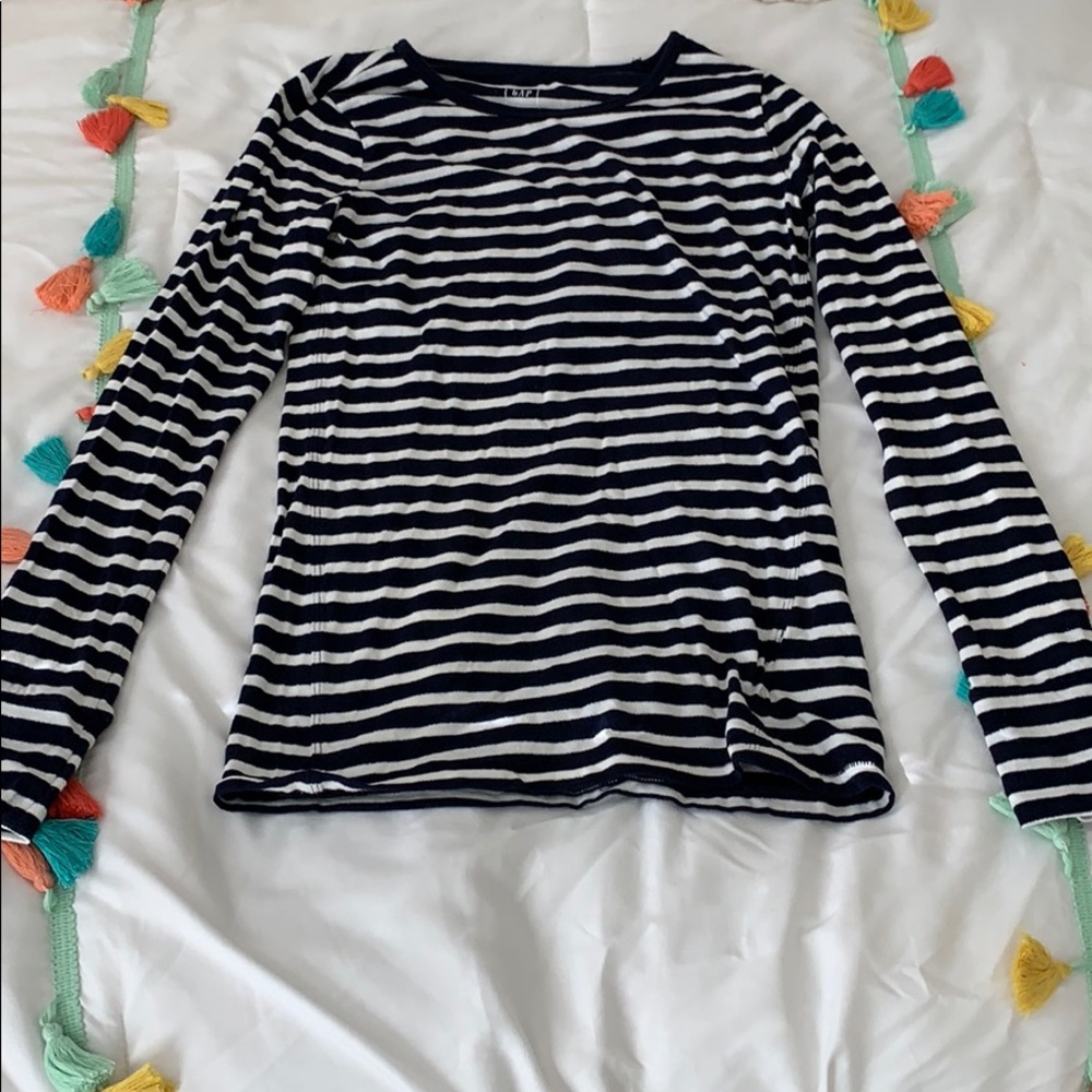 Gap navy and white stripe shirt!!💘